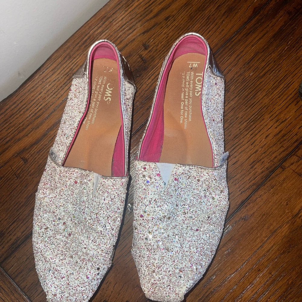Tom’s Pink and White Sparkle Shoes Womens Sz 7 Rose‎ Gold Backs